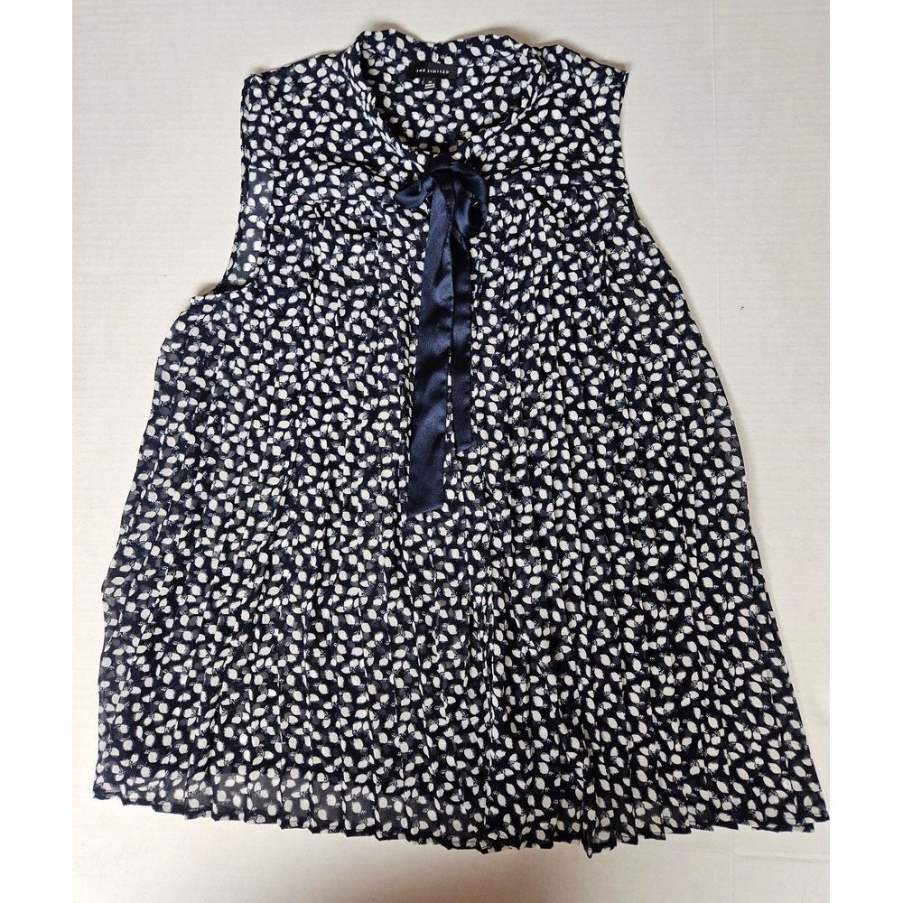 The Limited Medium Bow Tie Front Blue Medium‎ Top